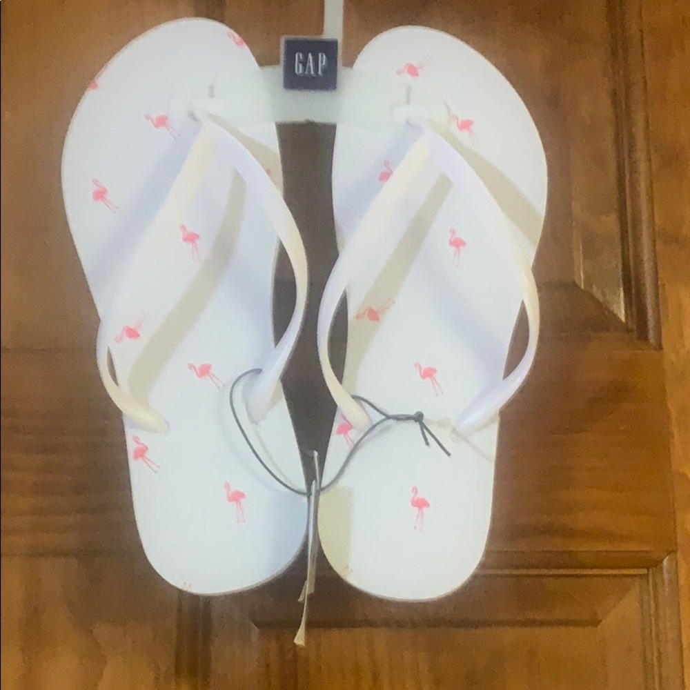 New Gap Flamingo Sandals 8 NWT